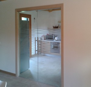 porte_tutto_vetro_scorrevoli_interno_muro_controtelaio_eclisse_scrigno_sabbiate_masniglione_acciauio_ale_sandra_alessandra_rosso_udine_pordenone_treviso (9)     